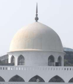 Dome on a contemporary mosque, New Delhi (Source: -Author) 